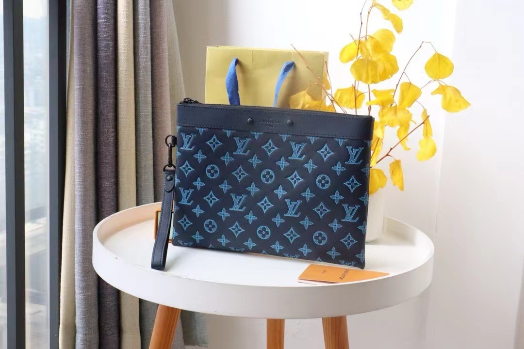 詳細な写真と価格については私に連絡してください。