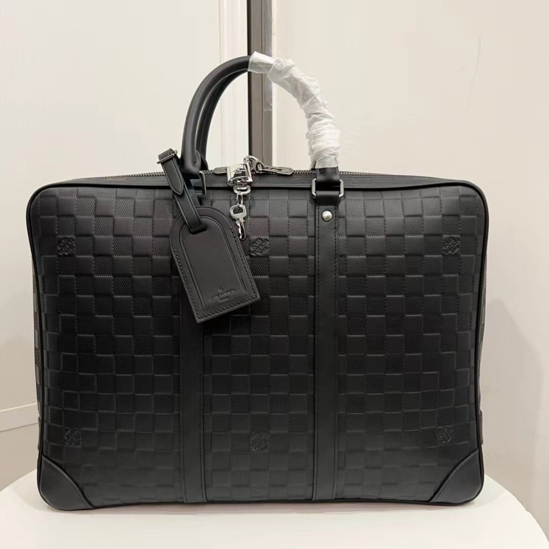 詳細な写真と価格については私に連絡してください