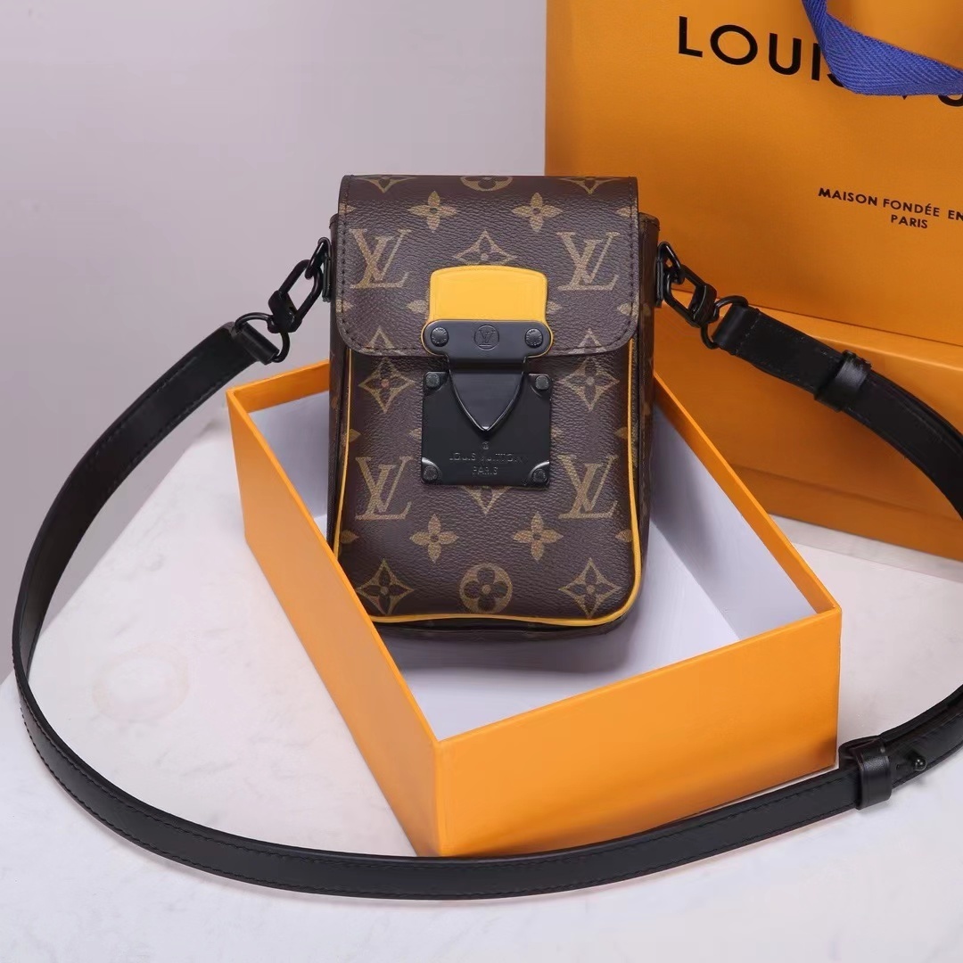 詳細な写真と価格については私に連絡してください。