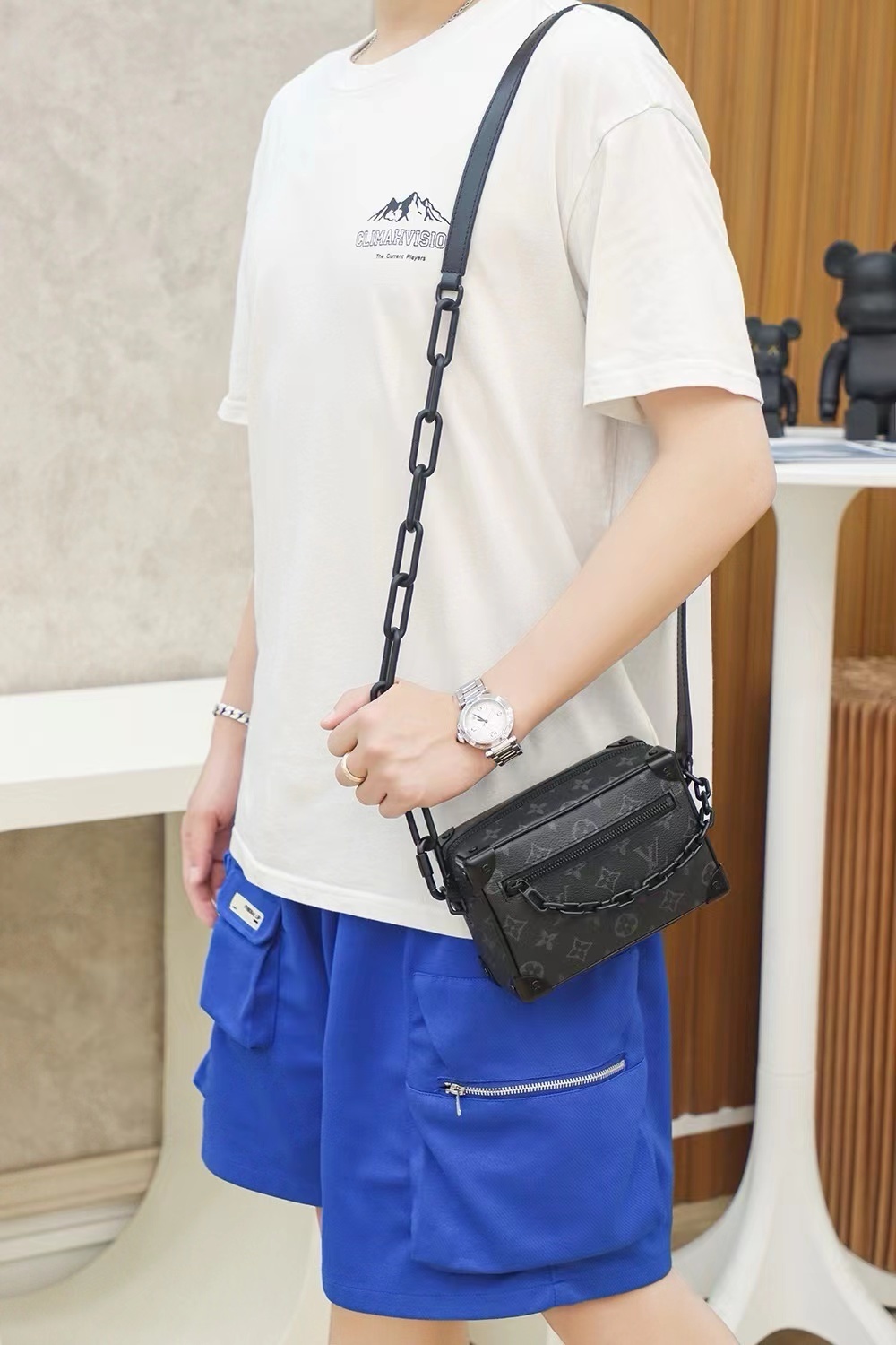 詳細な写真と価格については私に連絡してください。