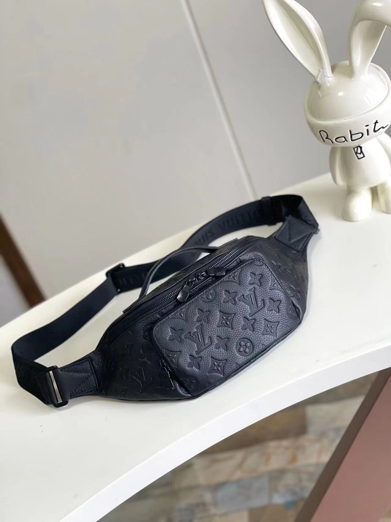 詳細な写真と価格については私に連絡してください。