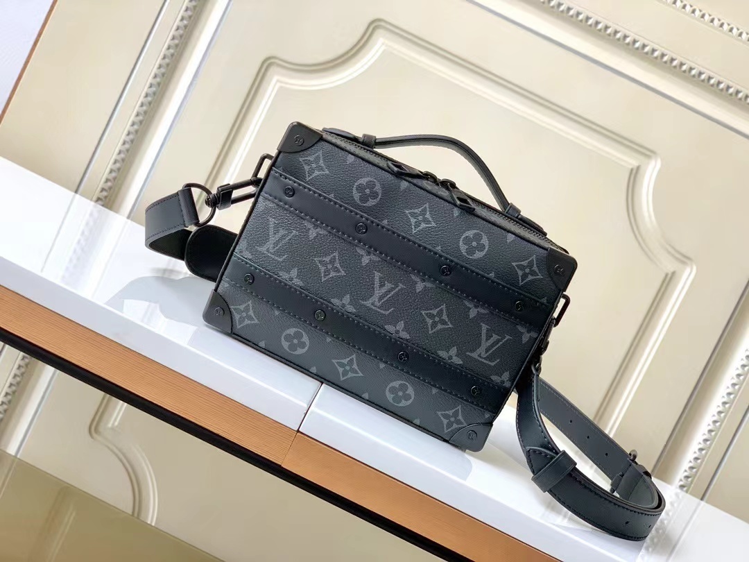 詳細な写真と価格については私に連絡してください。