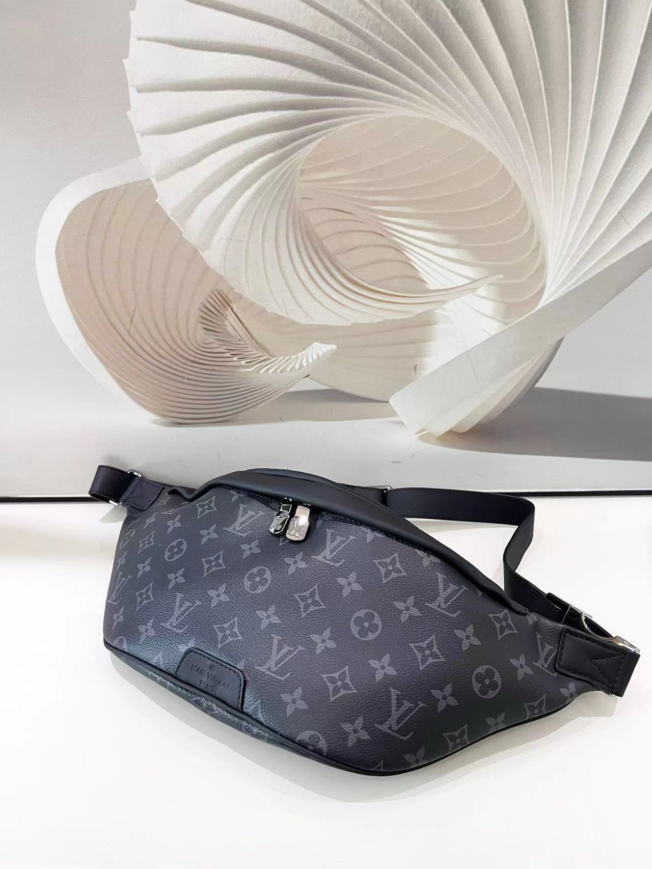 詳細な写真と価格については私に連絡してください