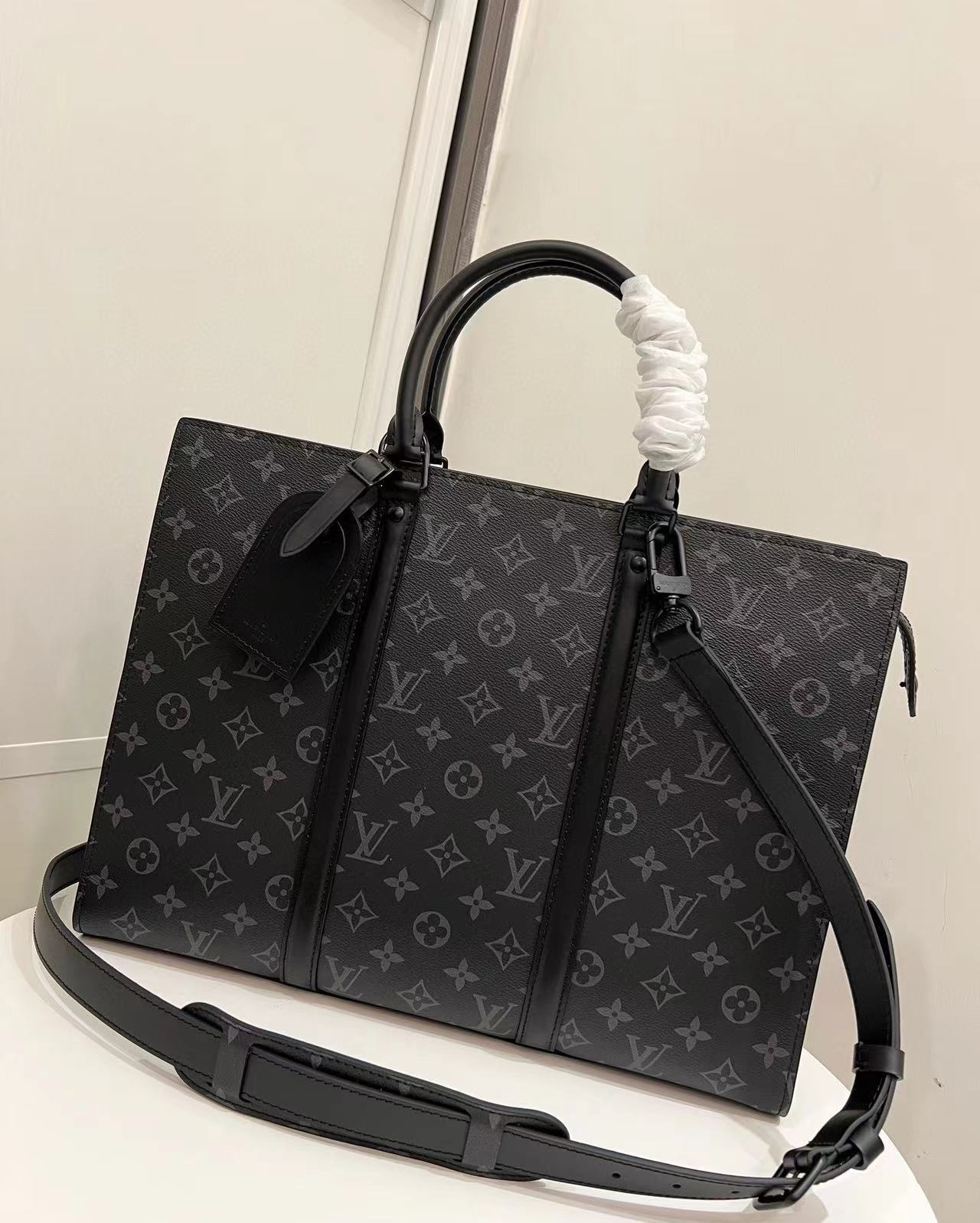 詳細な写真と価格については私に連絡してください