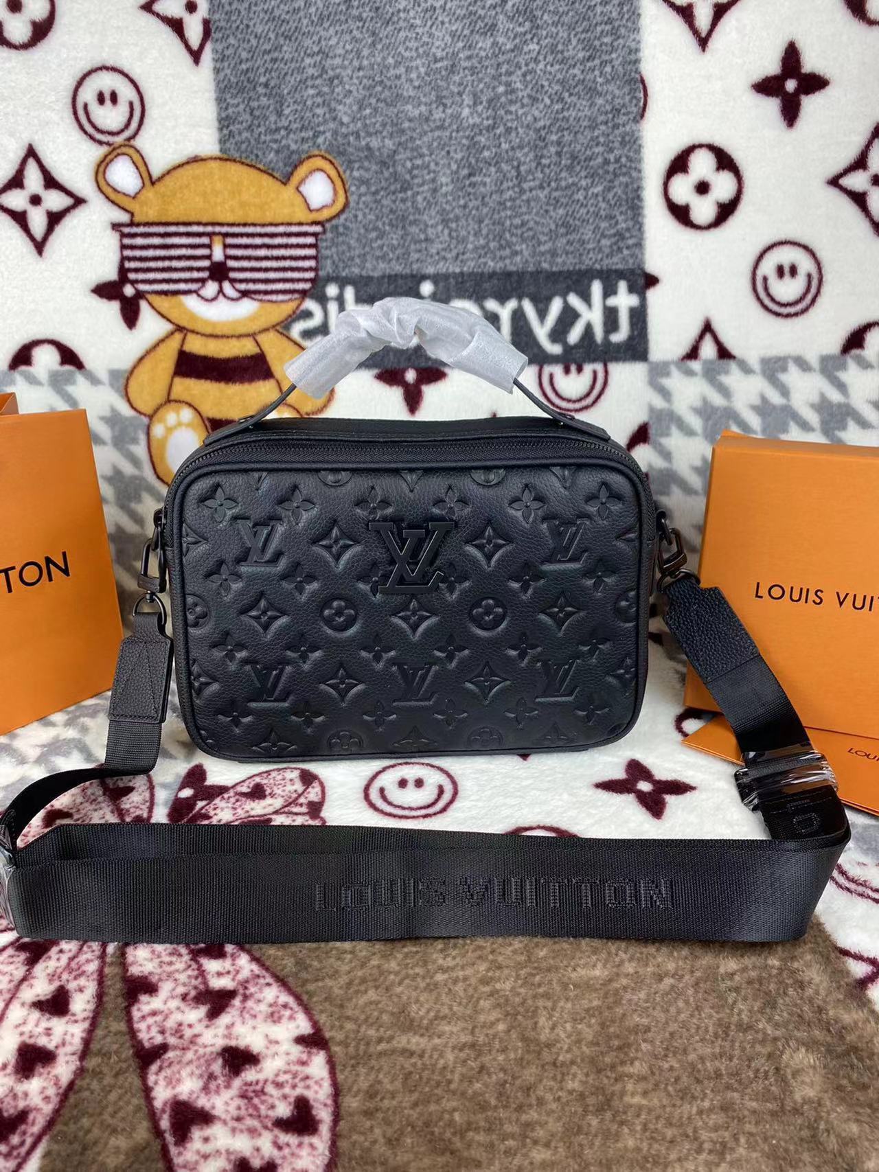 詳細な写真と価格については私に連絡してください。