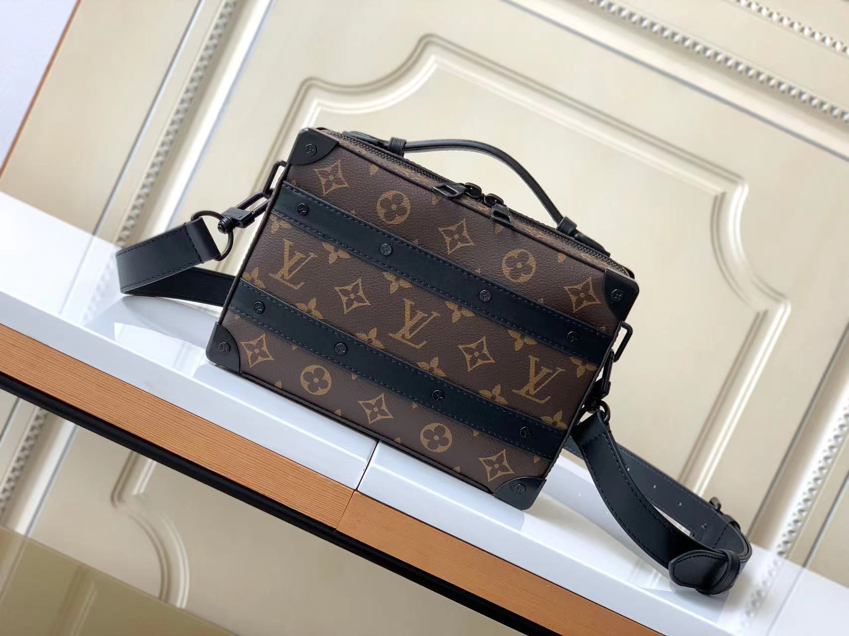 詳細な写真と価格については私に連絡してください。