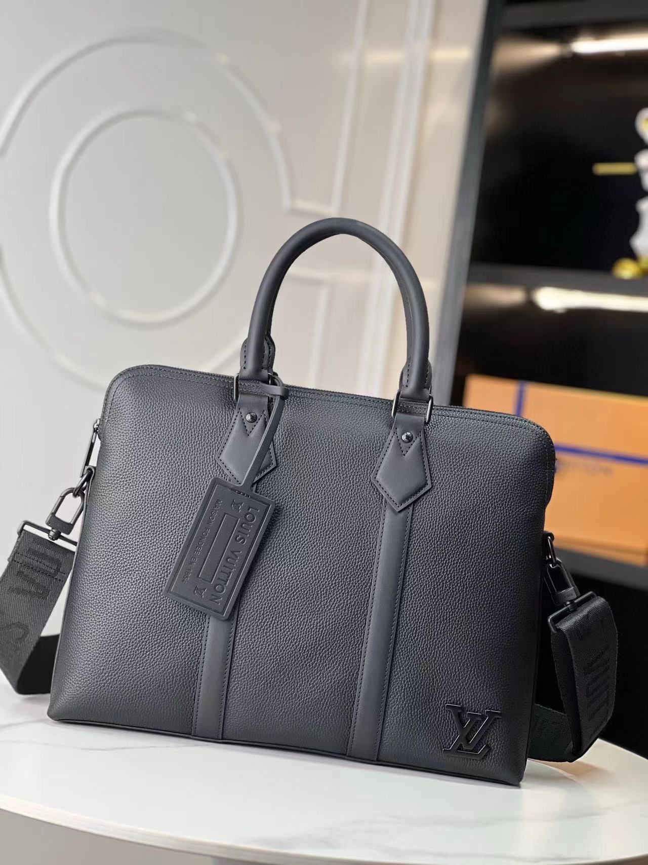 詳細な写真と価格については私に連絡してください