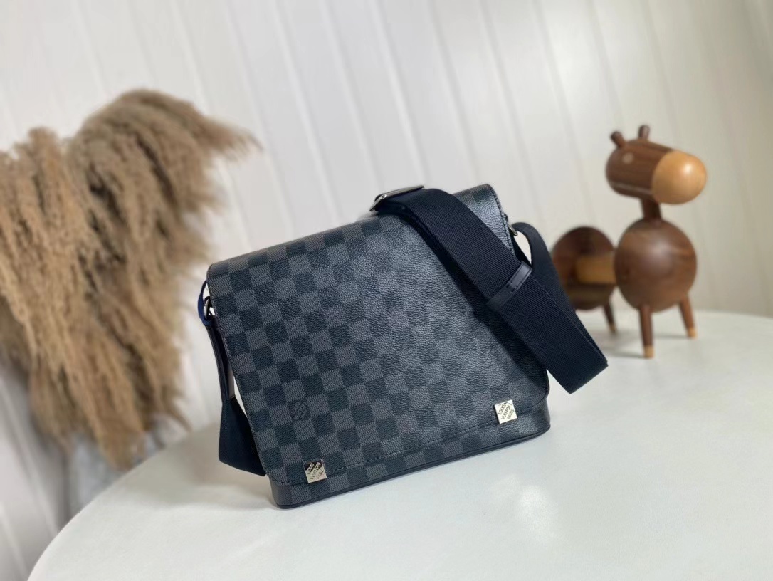 詳細な写真と価格については私に連絡してください。