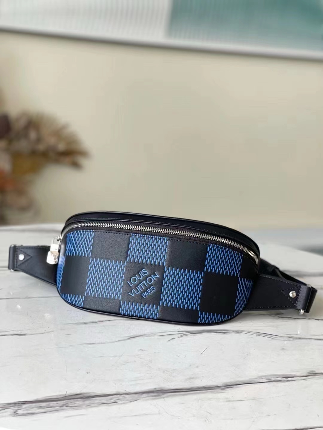 詳細な写真と価格については私に連絡してください