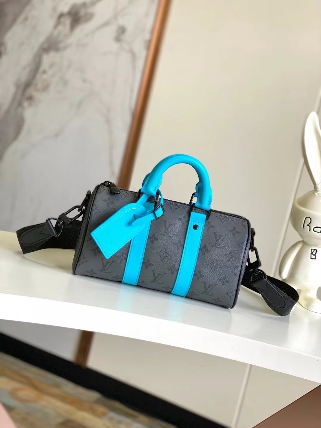 詳細な写真と価格については私に連絡してください。