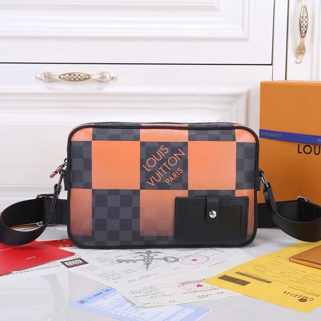 詳細な写真と価格については私に連絡してください。