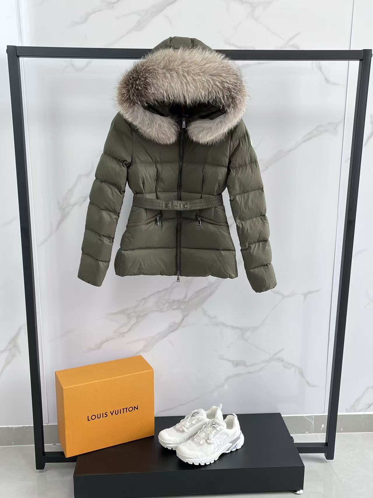 詳細な写真と価格については私に連絡してください。