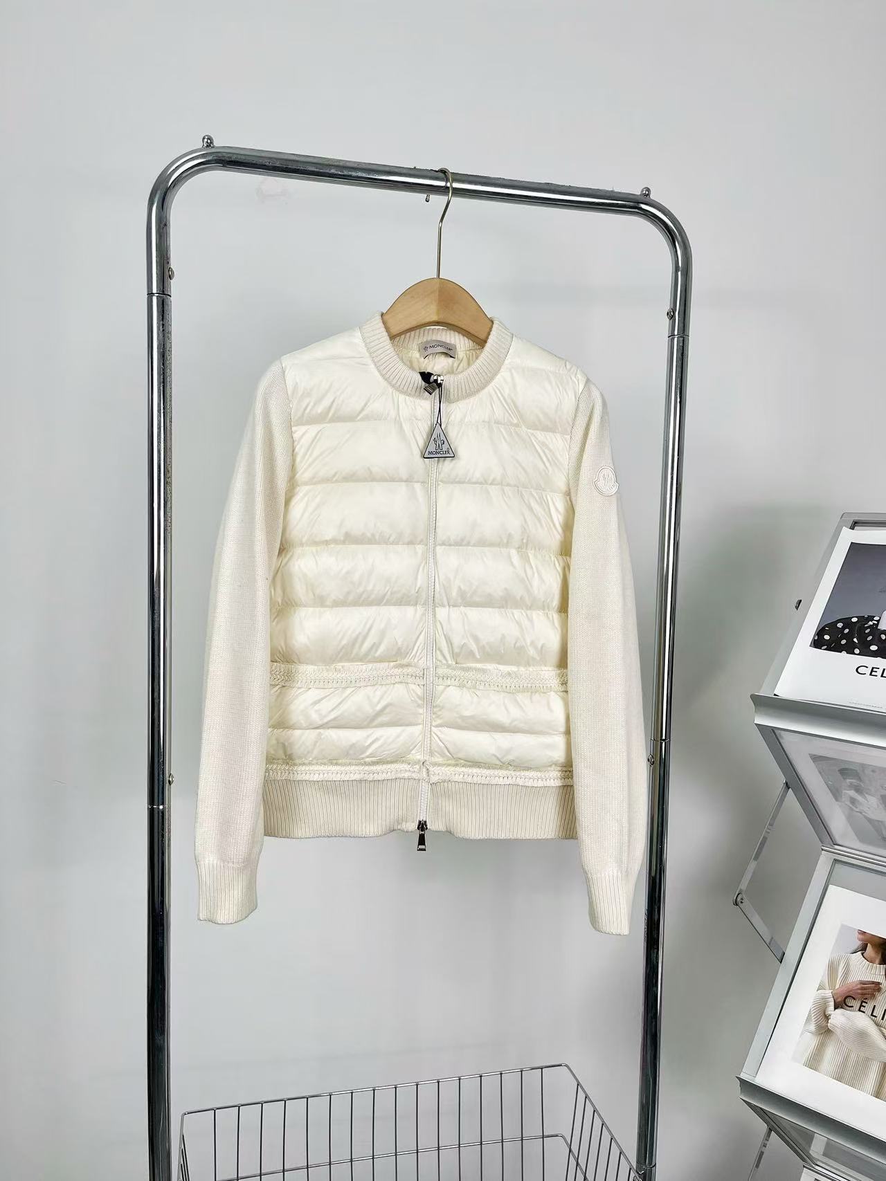 詳細な写真と価格については私に連絡してください。