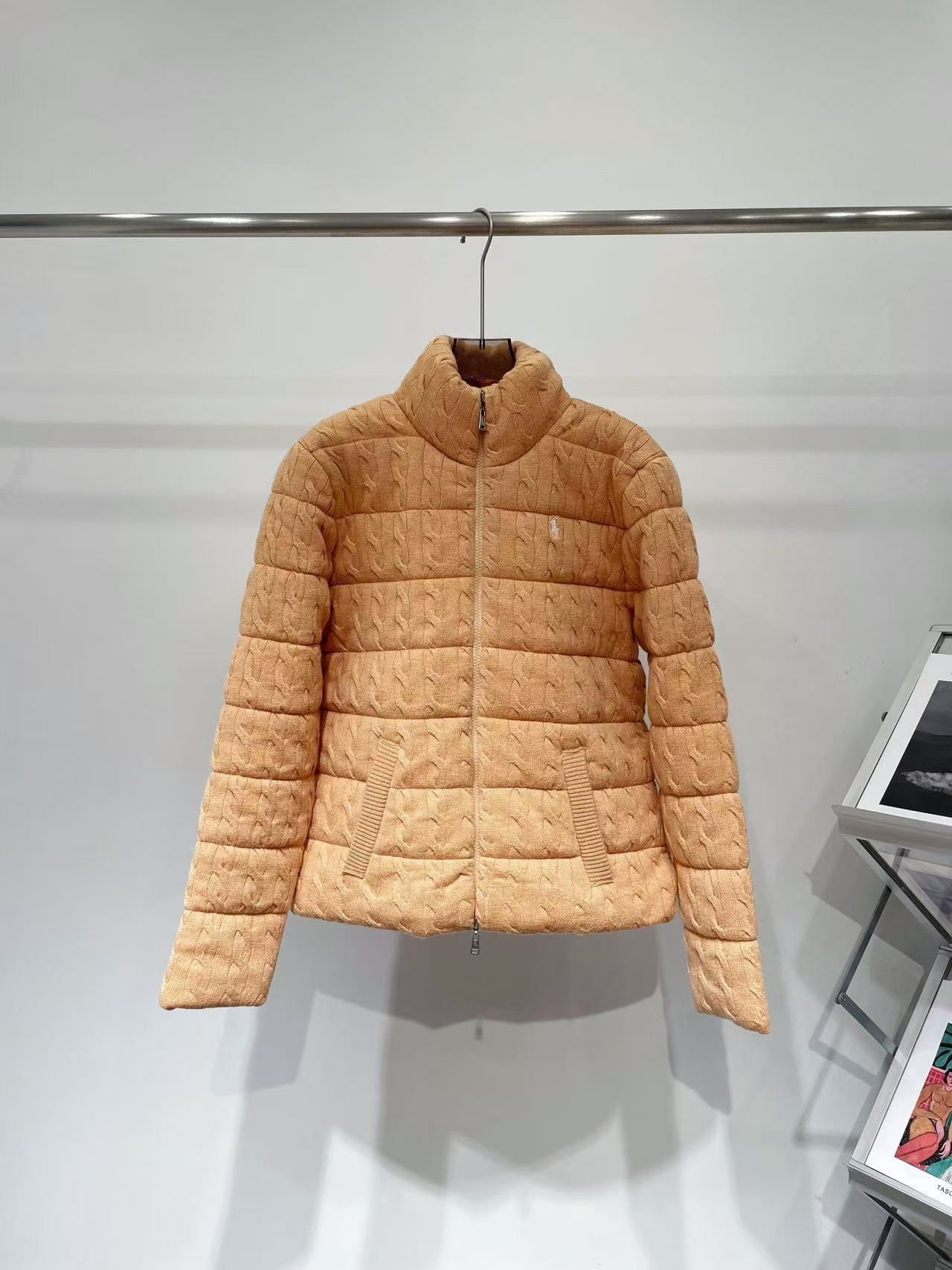 詳細な写真と価格については私に連絡してください。