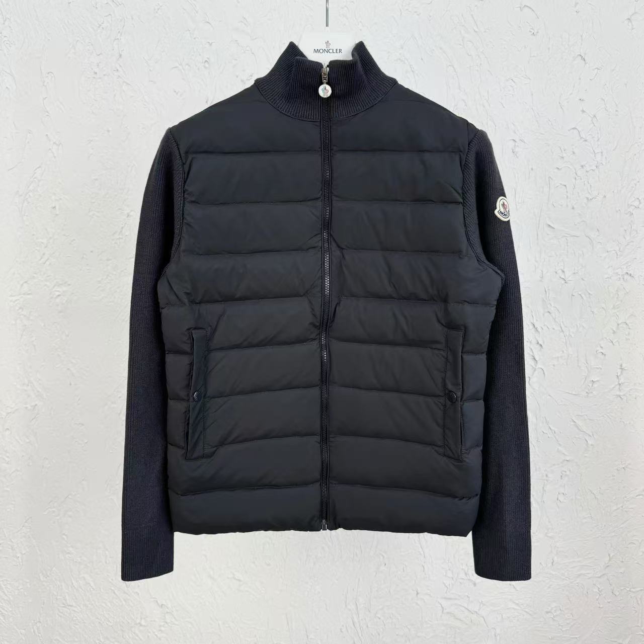 詳細な写真と価格については私に連絡してください。