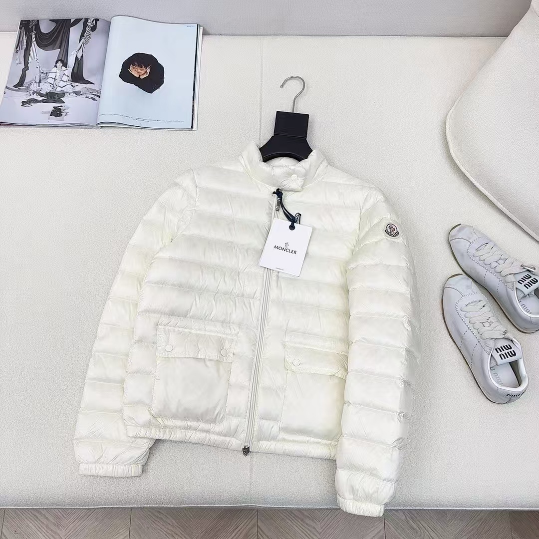 詳細な写真と価格については私に連絡してください。