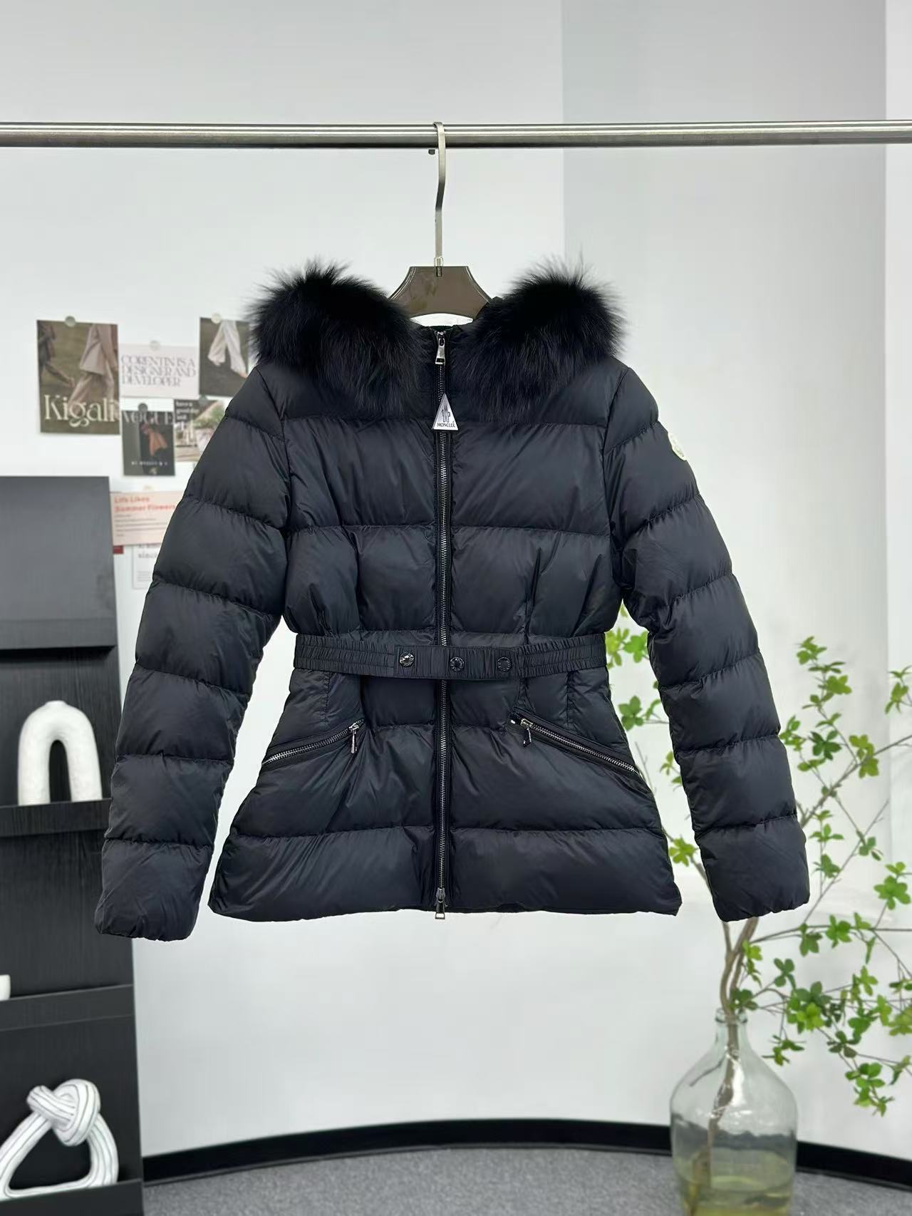 詳細な写真と価格については私に連絡してください。