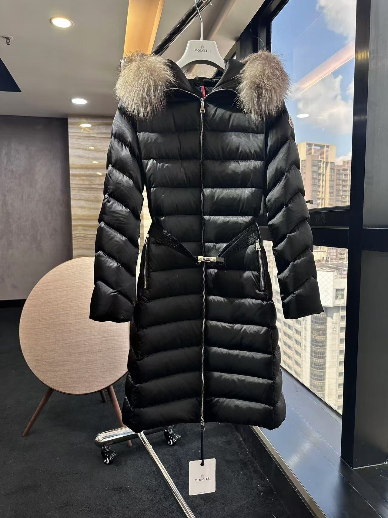 詳細な写真と価格については私に連絡してください。