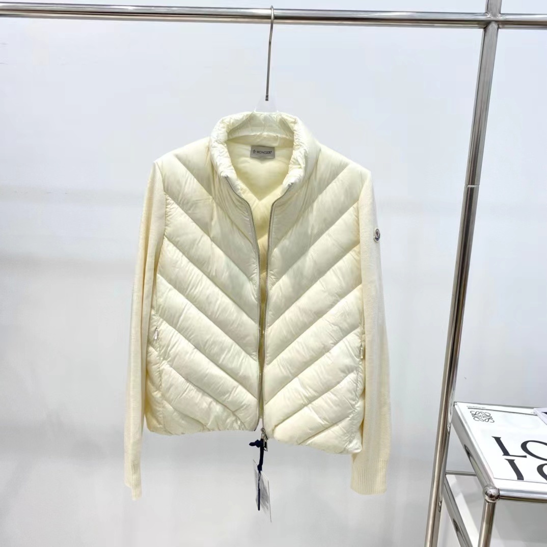 詳細な写真と価格については私に連絡してください。