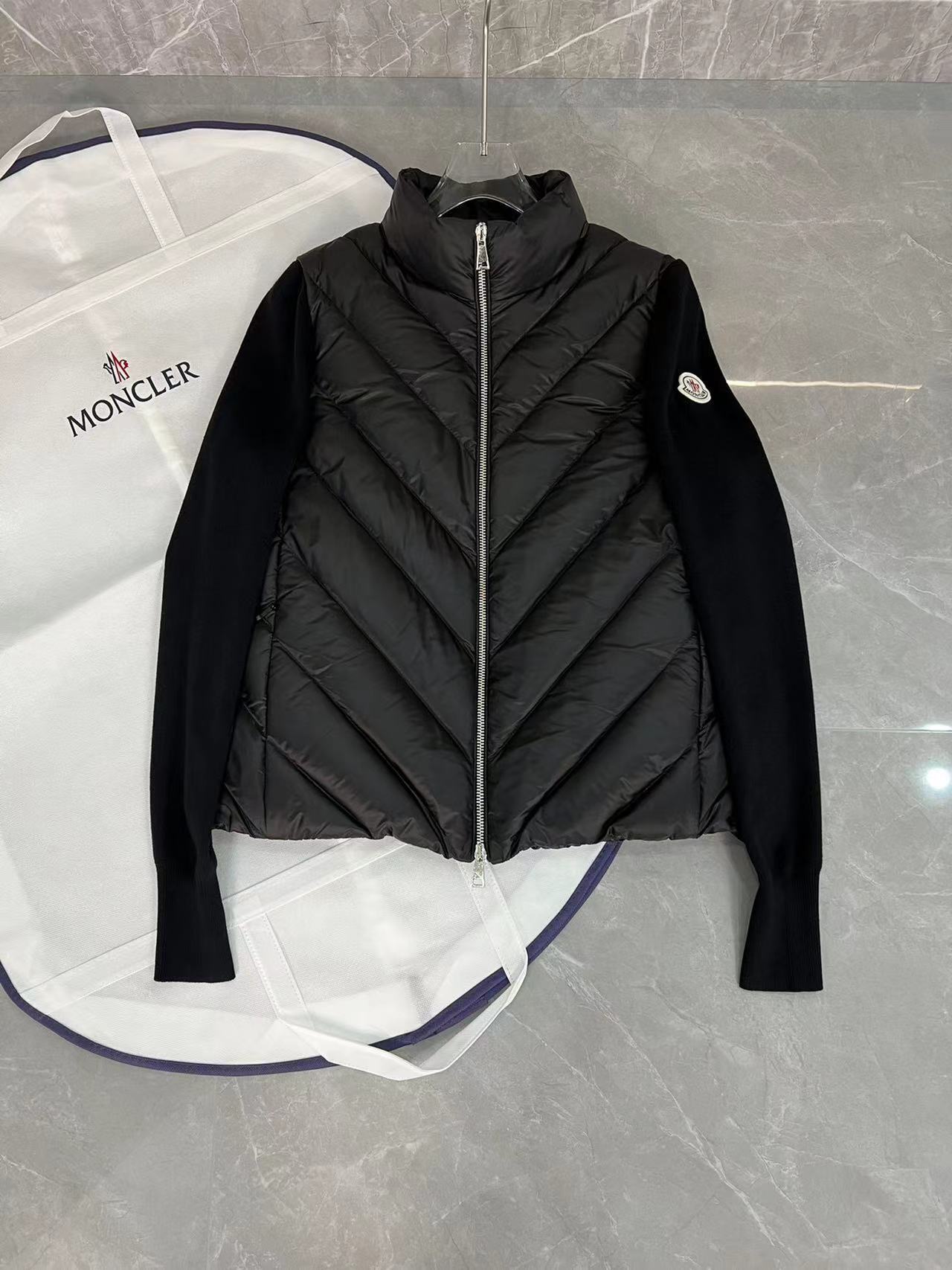 詳細な写真と価格については私に連絡してください。