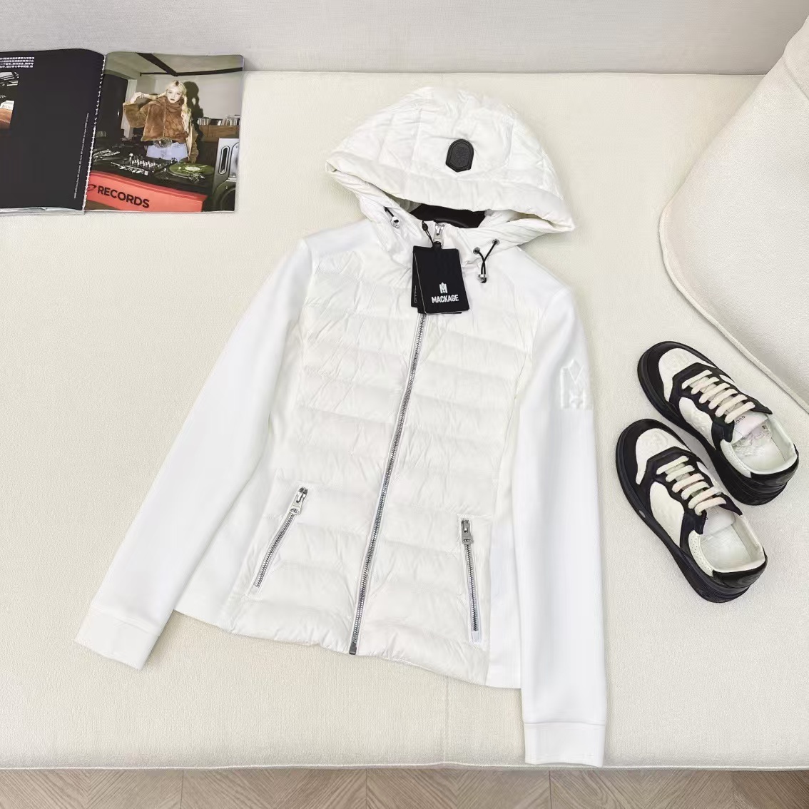 詳細な写真と価格については私に連絡してください。