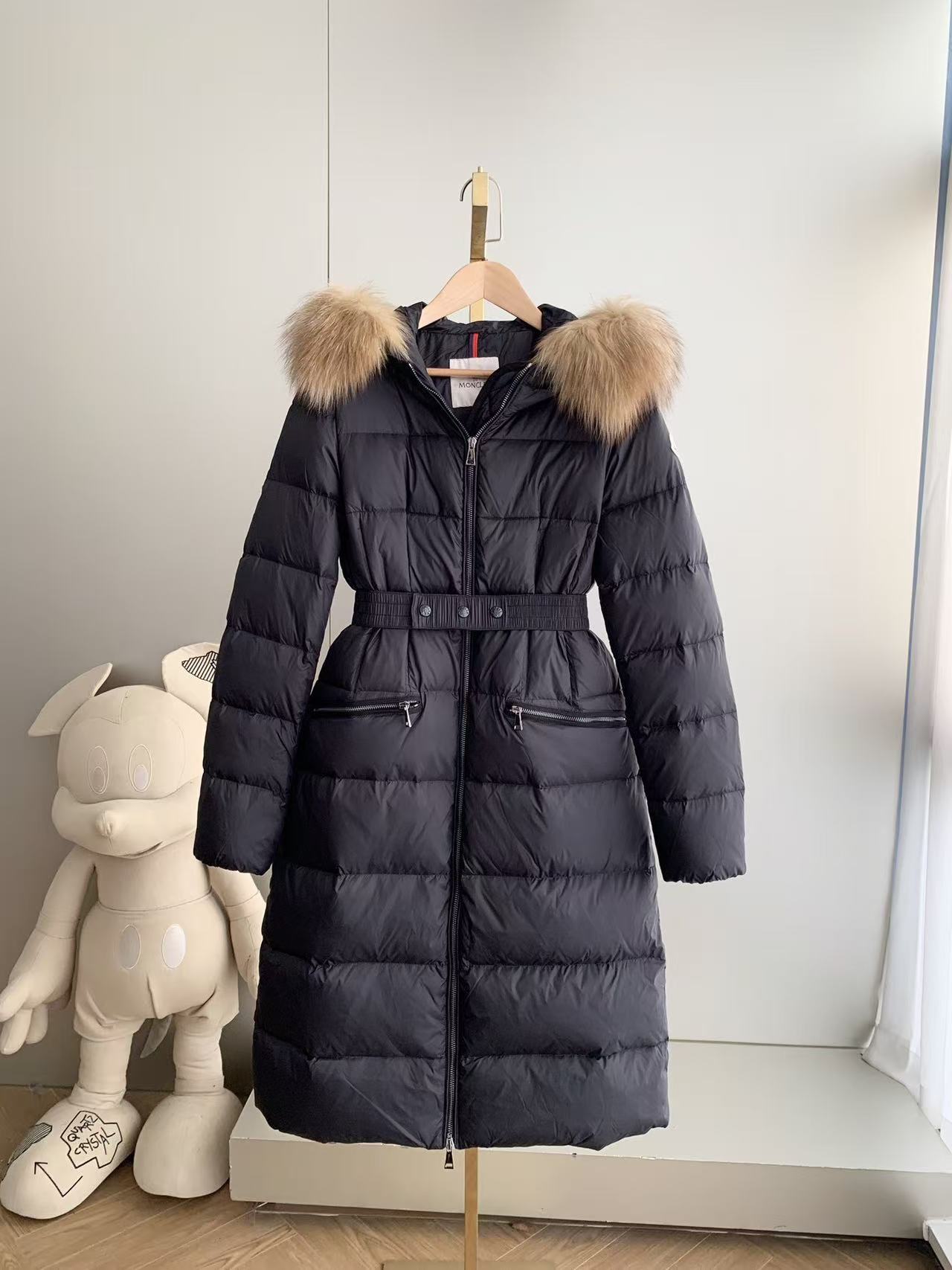 詳細な写真と価格については私に連絡してください。