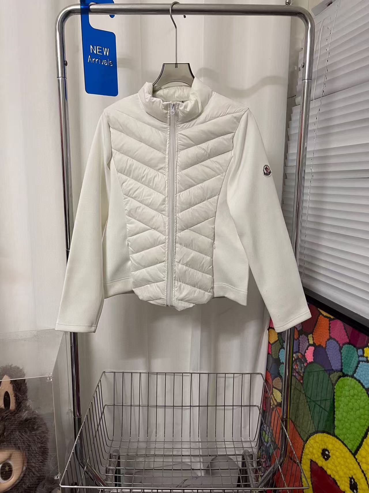 詳細な写真と価格については私に連絡してください。