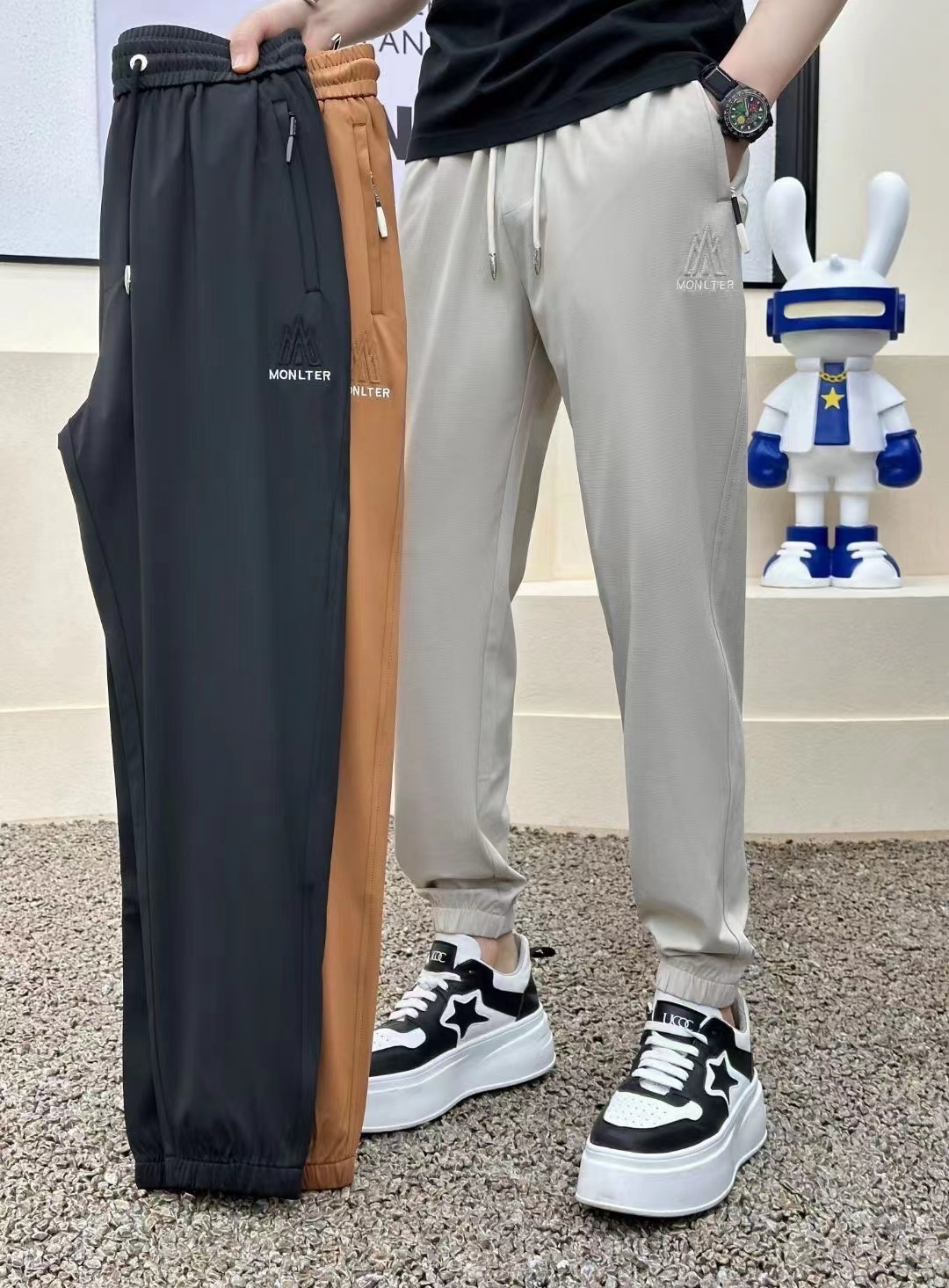 詳細な写真と価格については私に連絡してください