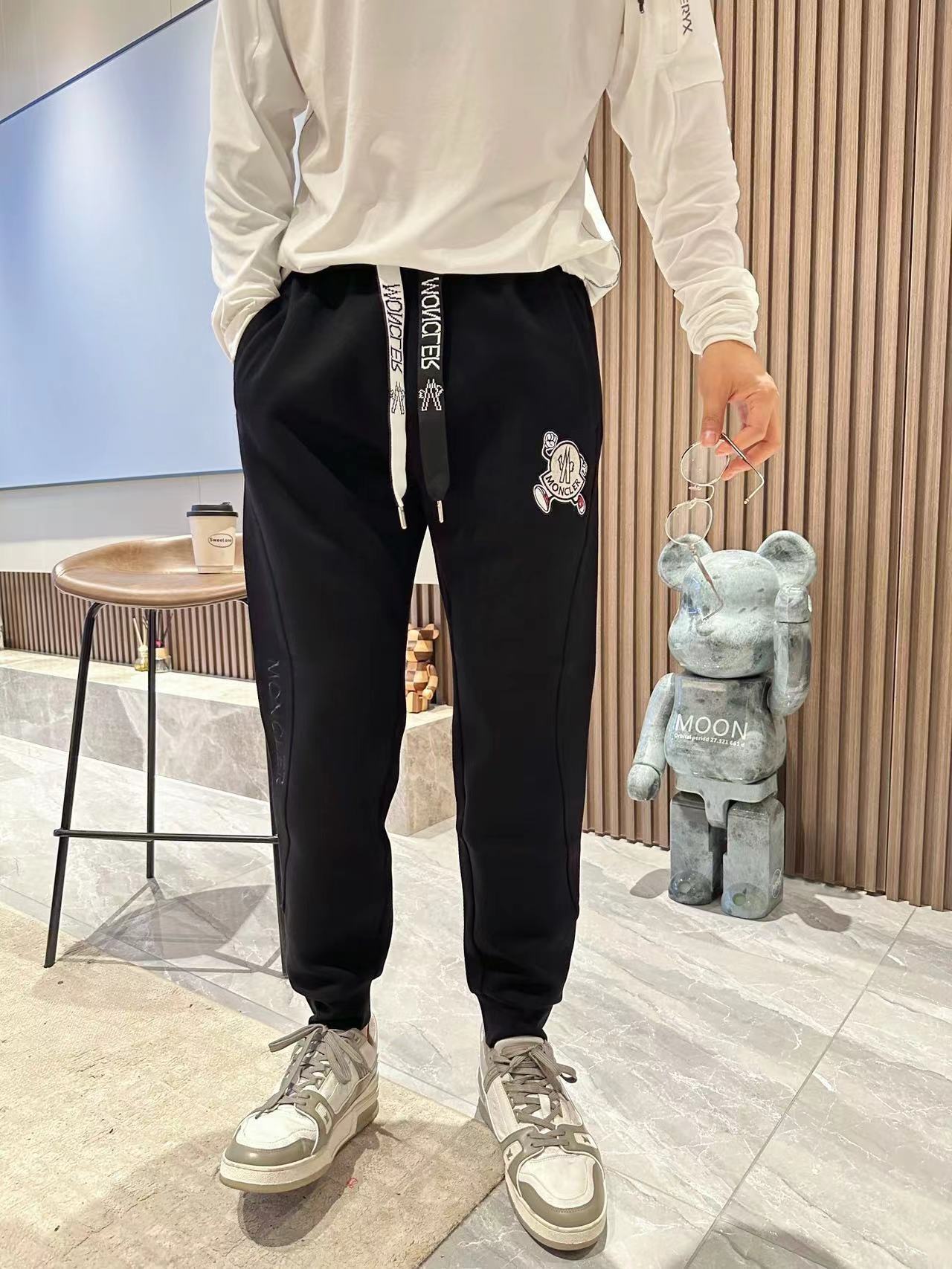 詳細な写真と価格については私に連絡してください