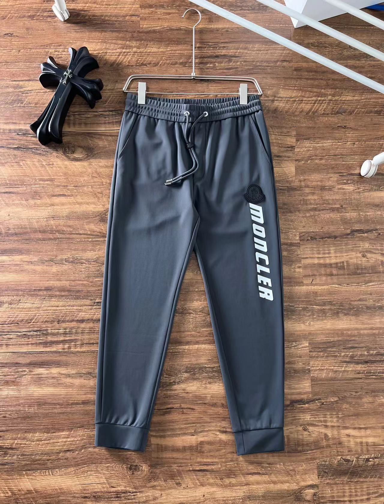 詳細な写真と価格については私に連絡してください