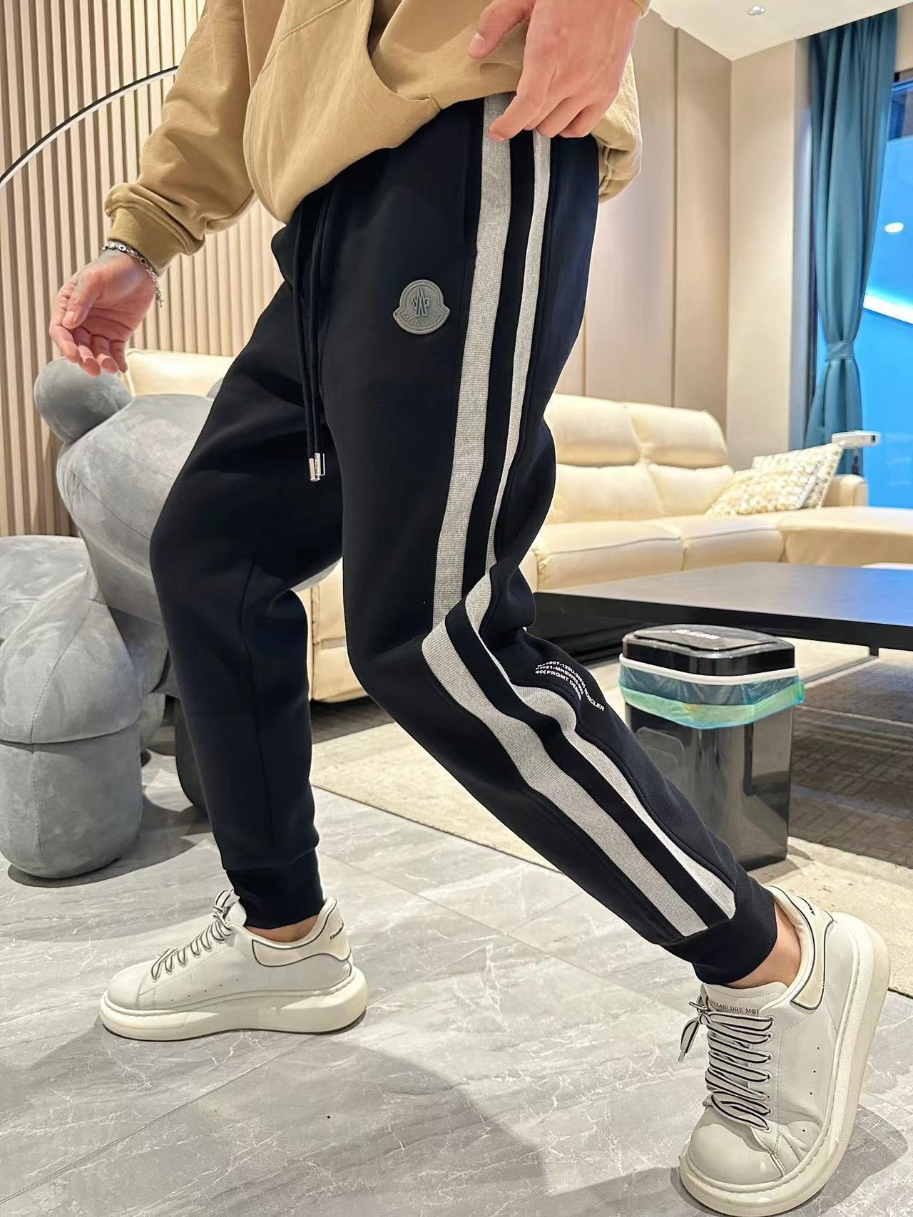 詳細な写真と価格については私に連絡してください