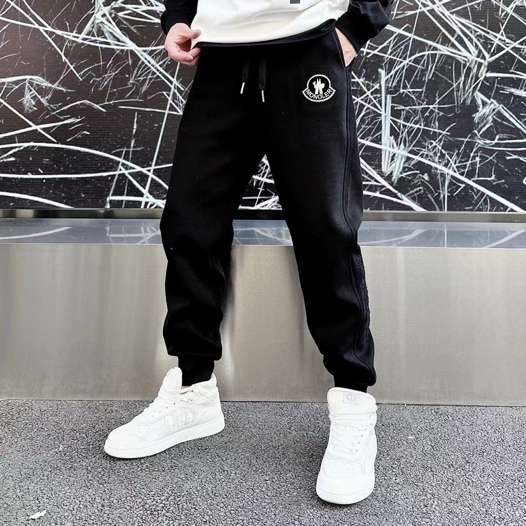 詳細な写真と価格については私に連絡してください