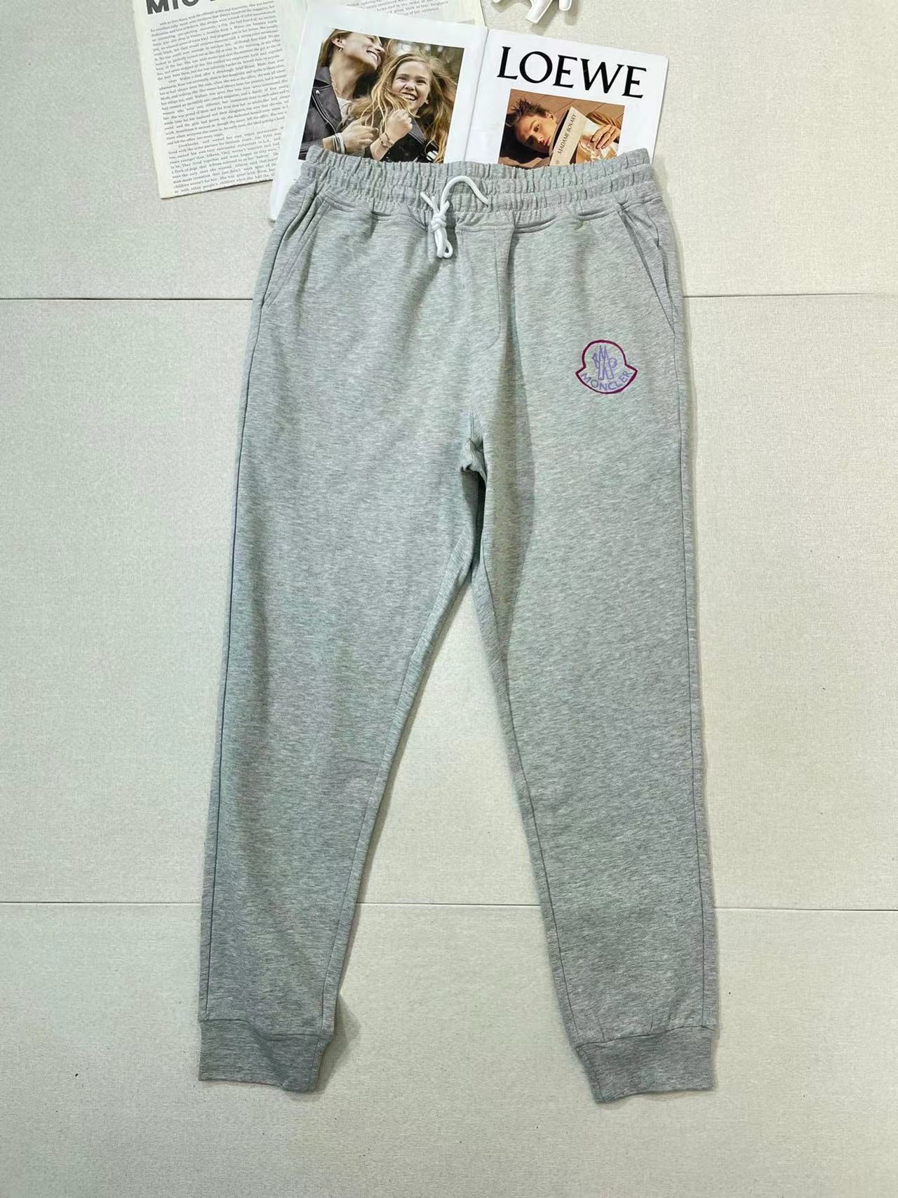 詳細な写真と価格については私に連絡してください