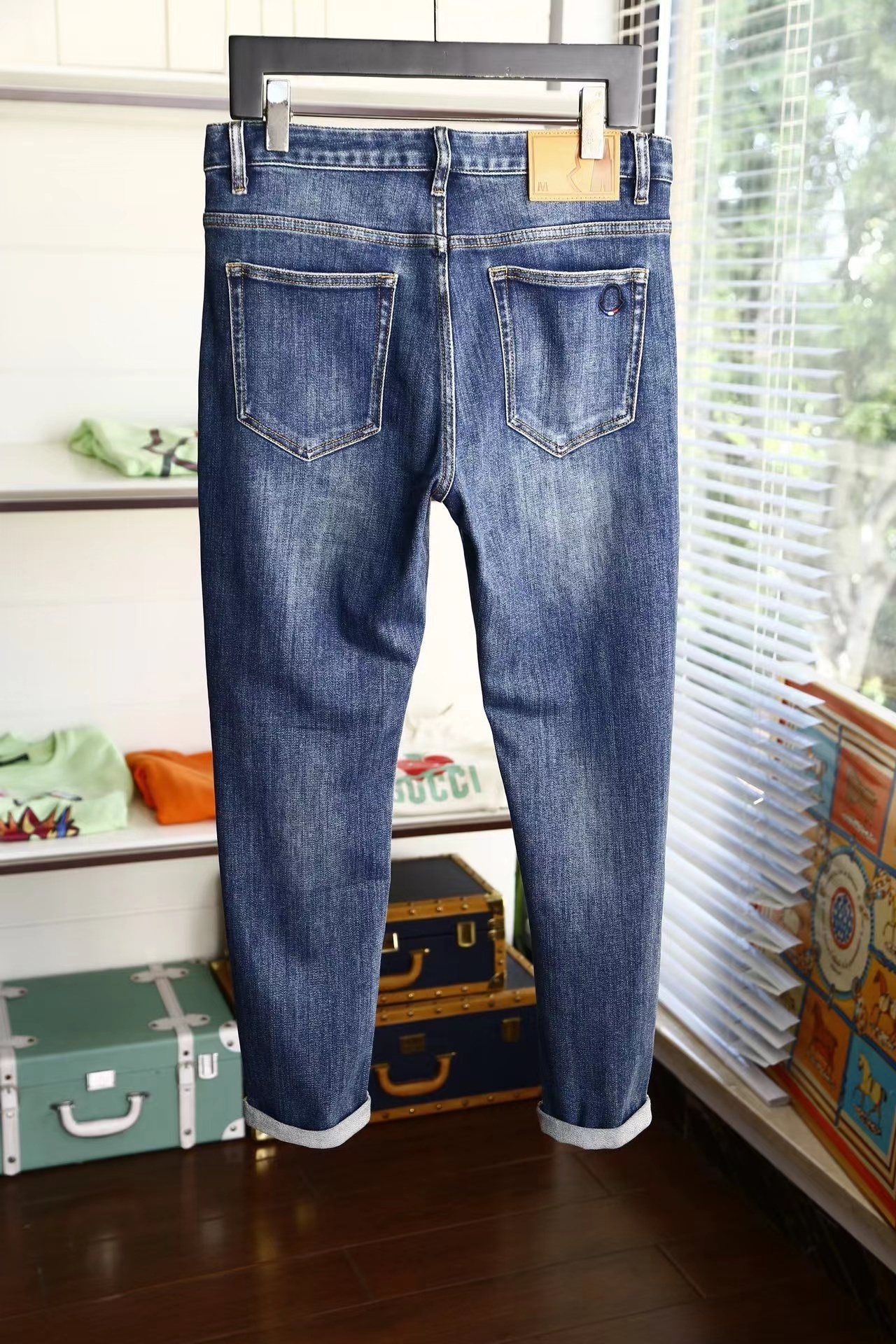 詳細な写真と価格については私に連絡してください