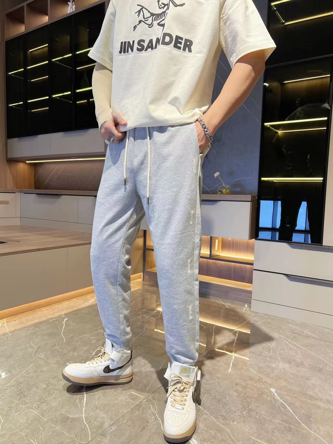 詳細な写真と価格については私に連絡してください