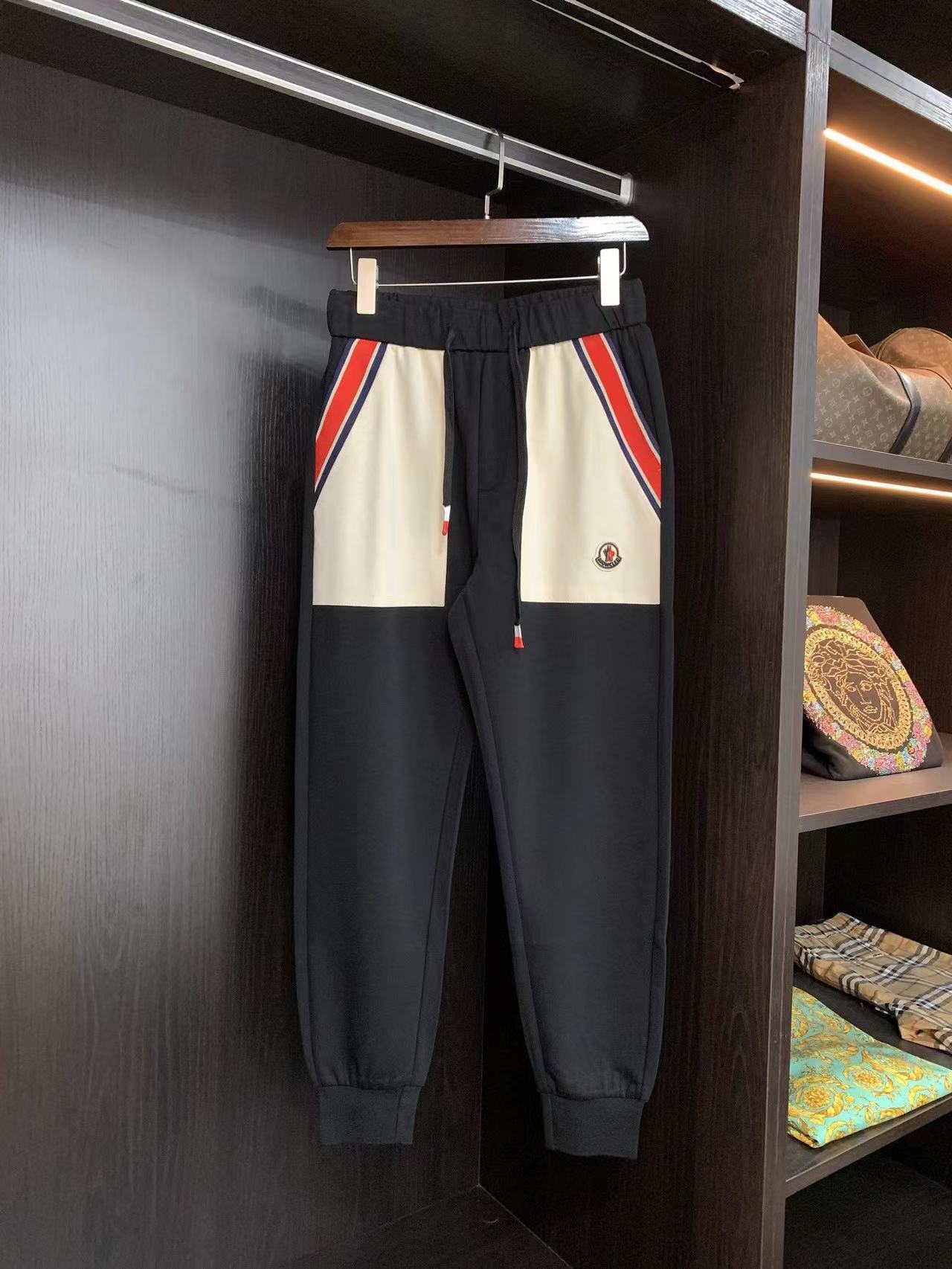 詳細な写真と価格については私に連絡してください