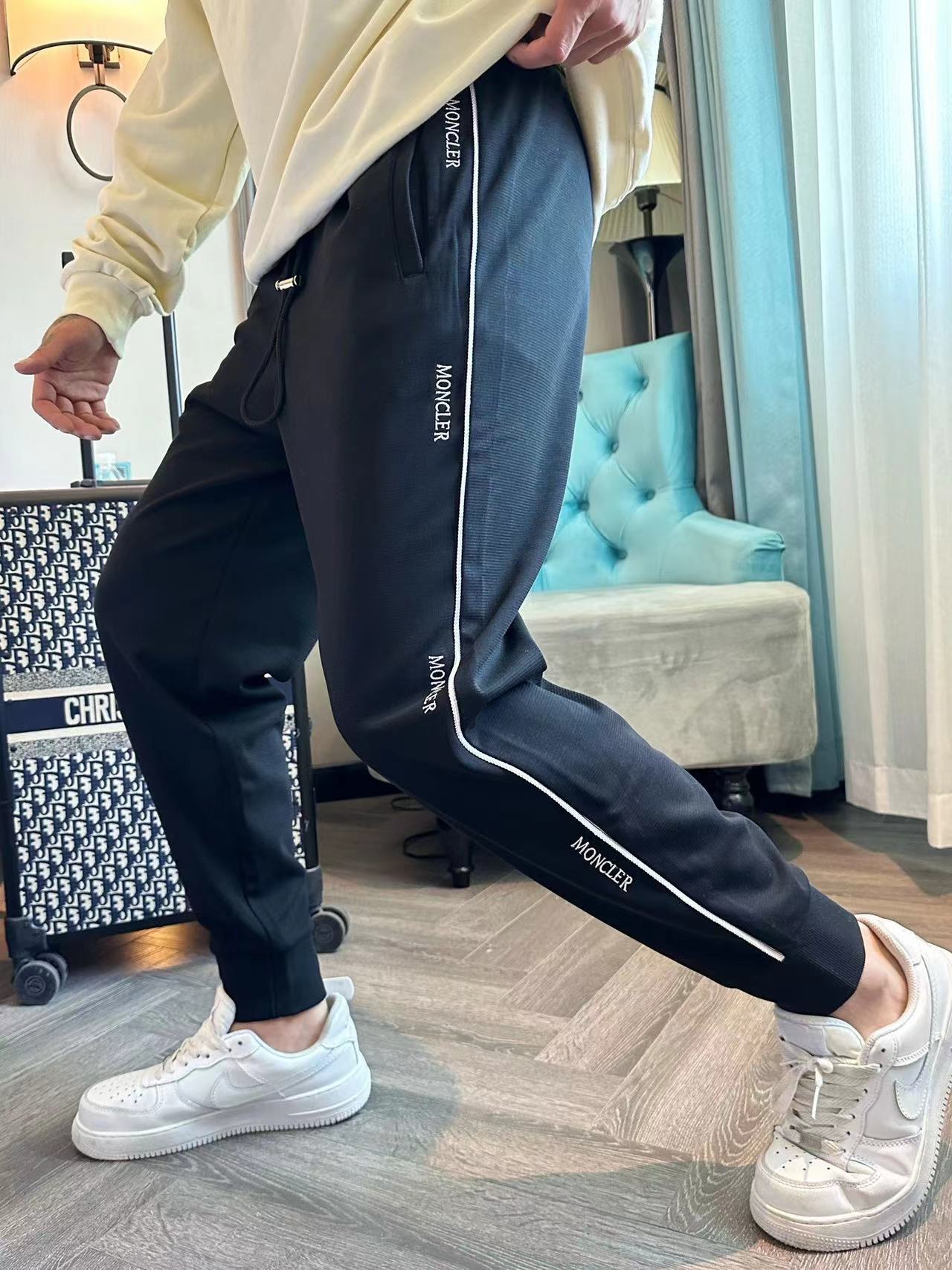 詳細な写真と価格については私に連絡してください