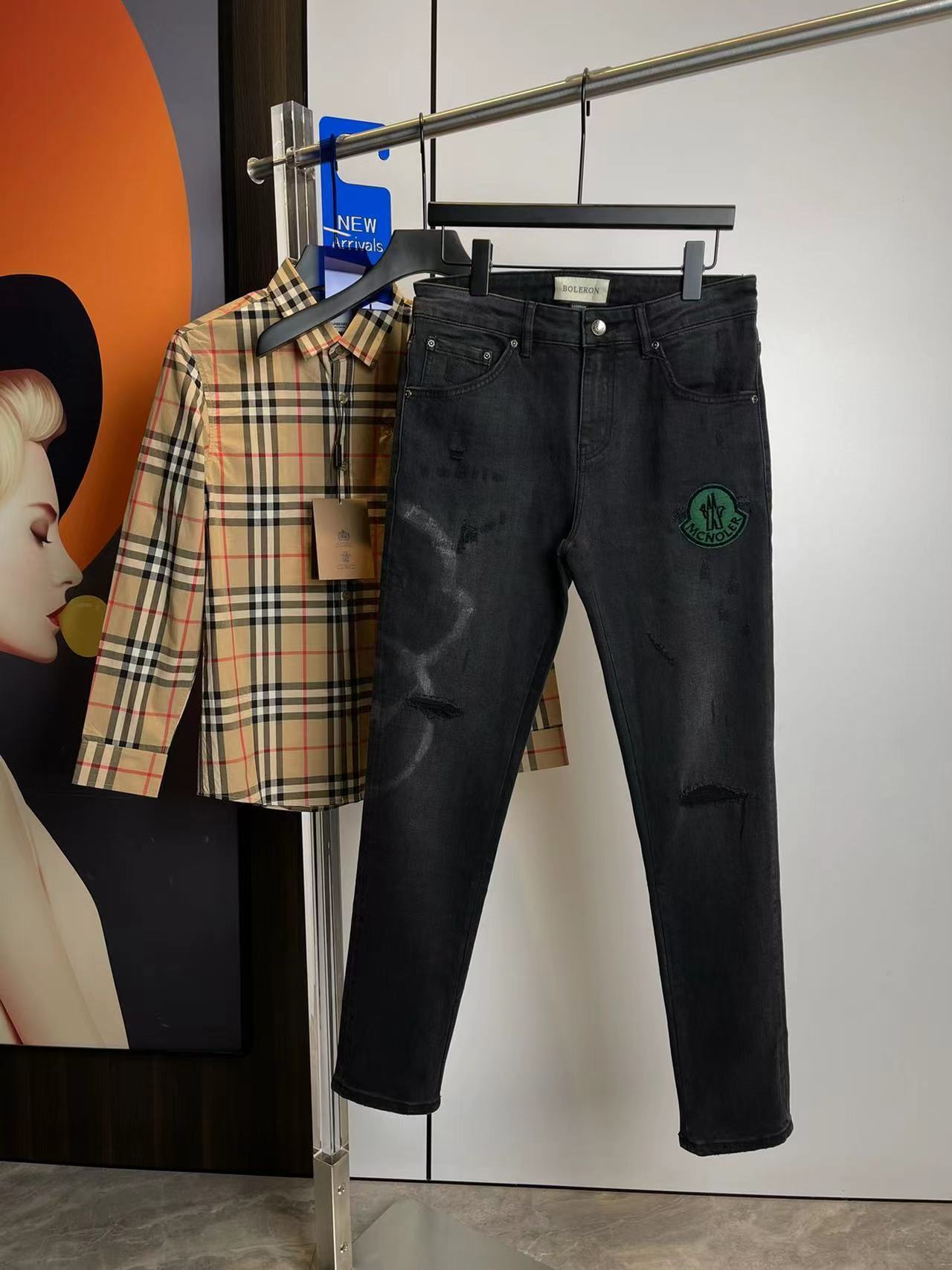 詳細な写真と価格については私に連絡してください