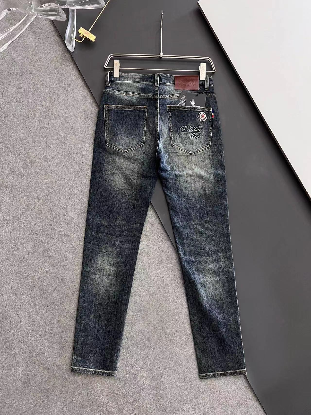 詳細な写真と価格については私に連絡してください