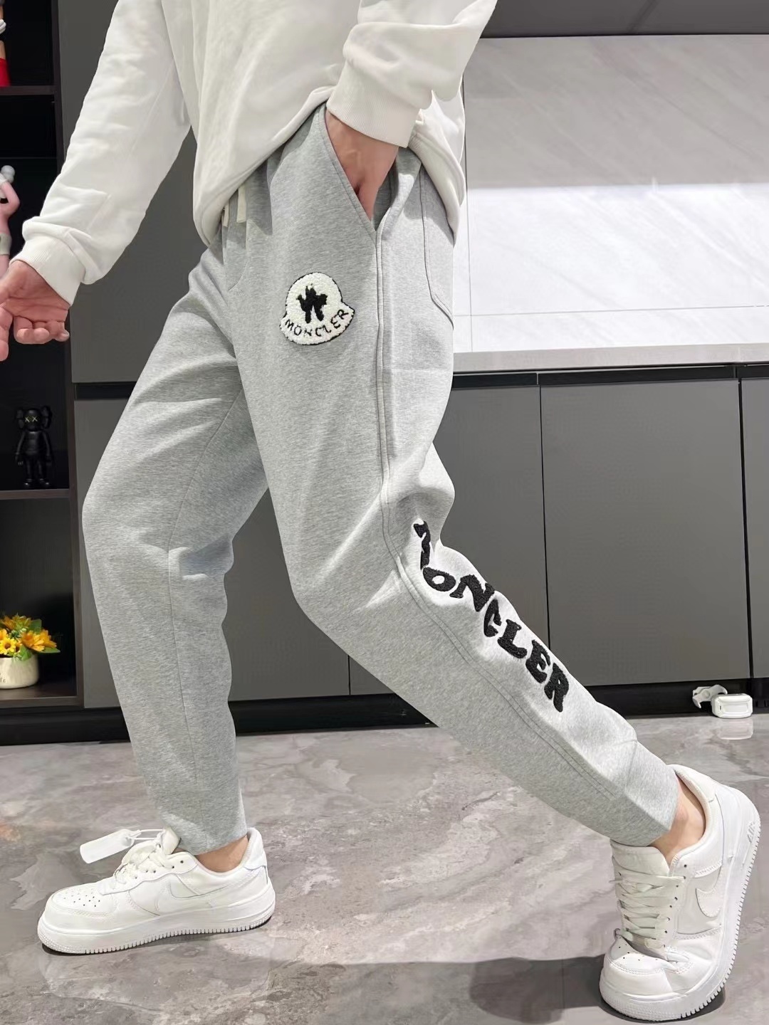 詳細な写真と価格については私に連絡してください