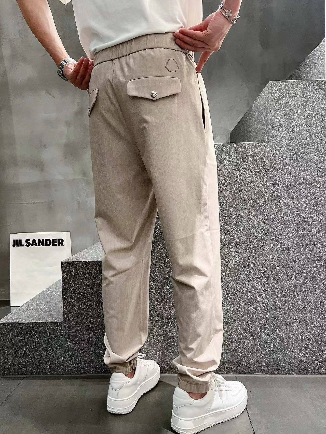 詳細な写真と価格については私に連絡してください