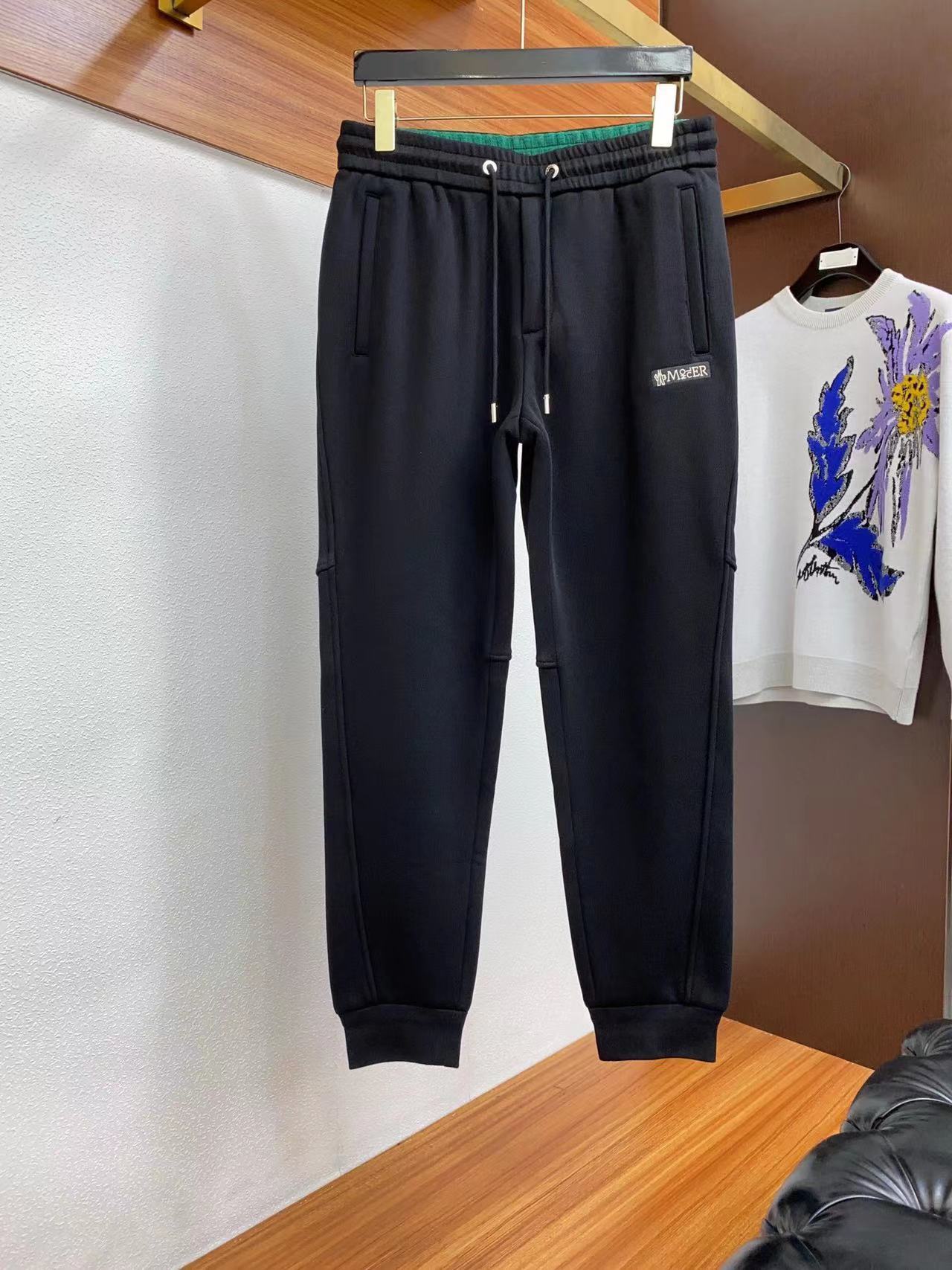 詳細な写真と価格については私に連絡してください