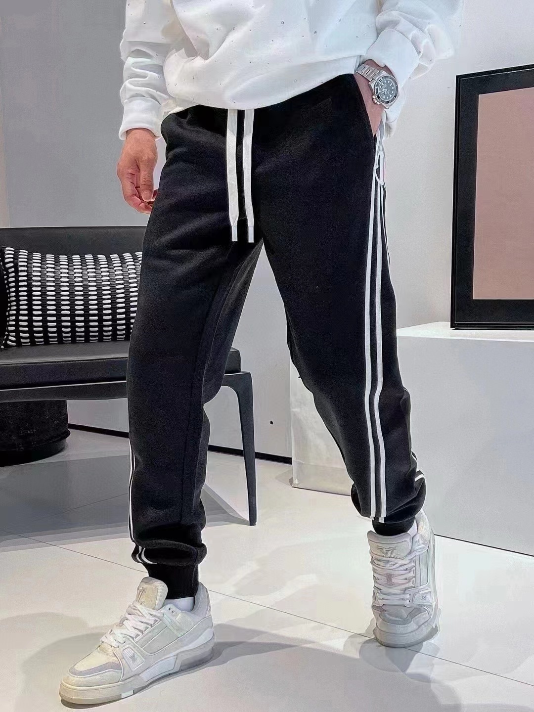 詳細な写真と価格については私に連絡してください