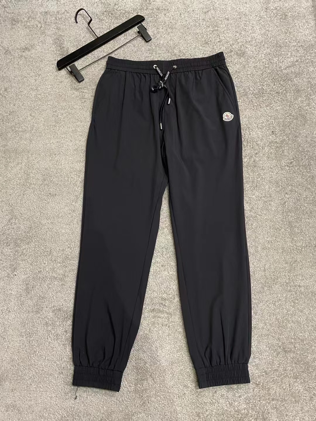 詳細な写真と価格については私に連絡してください