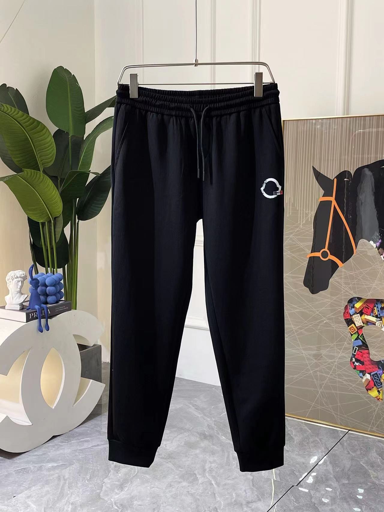 詳細な写真と価格については私に連絡してください