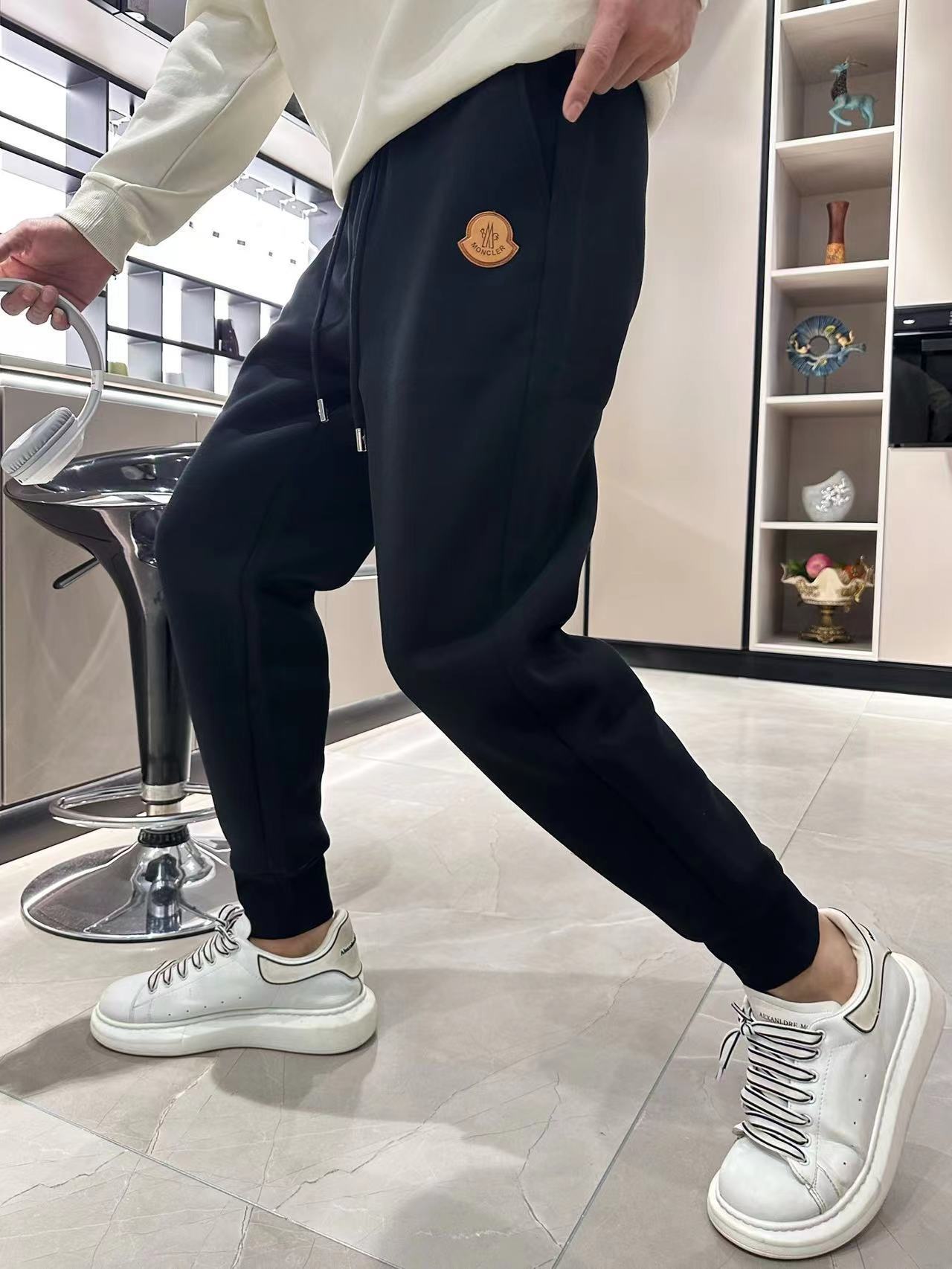 詳細な写真と価格については私に連絡してください