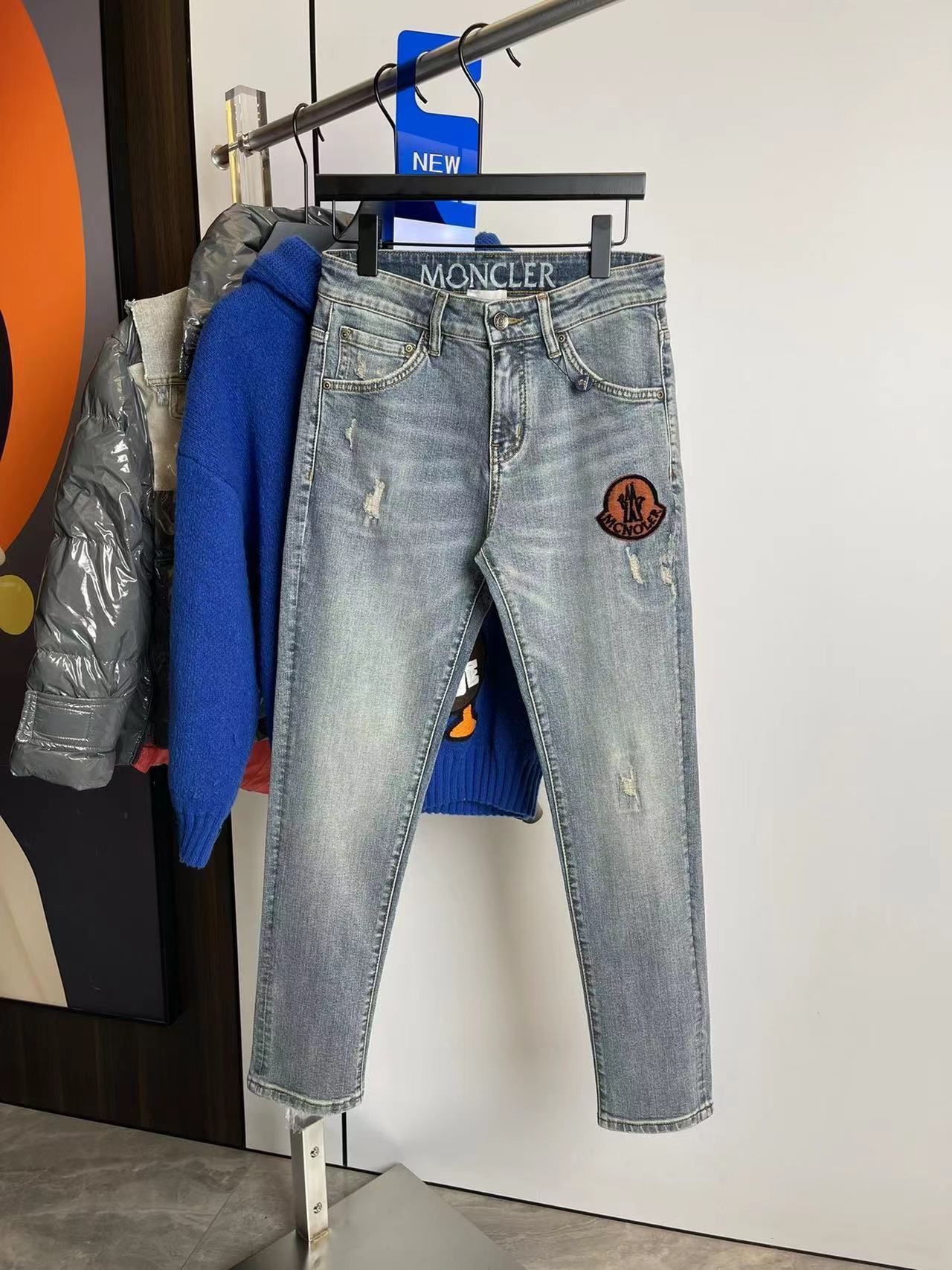 詳細な写真と価格については私に連絡してください