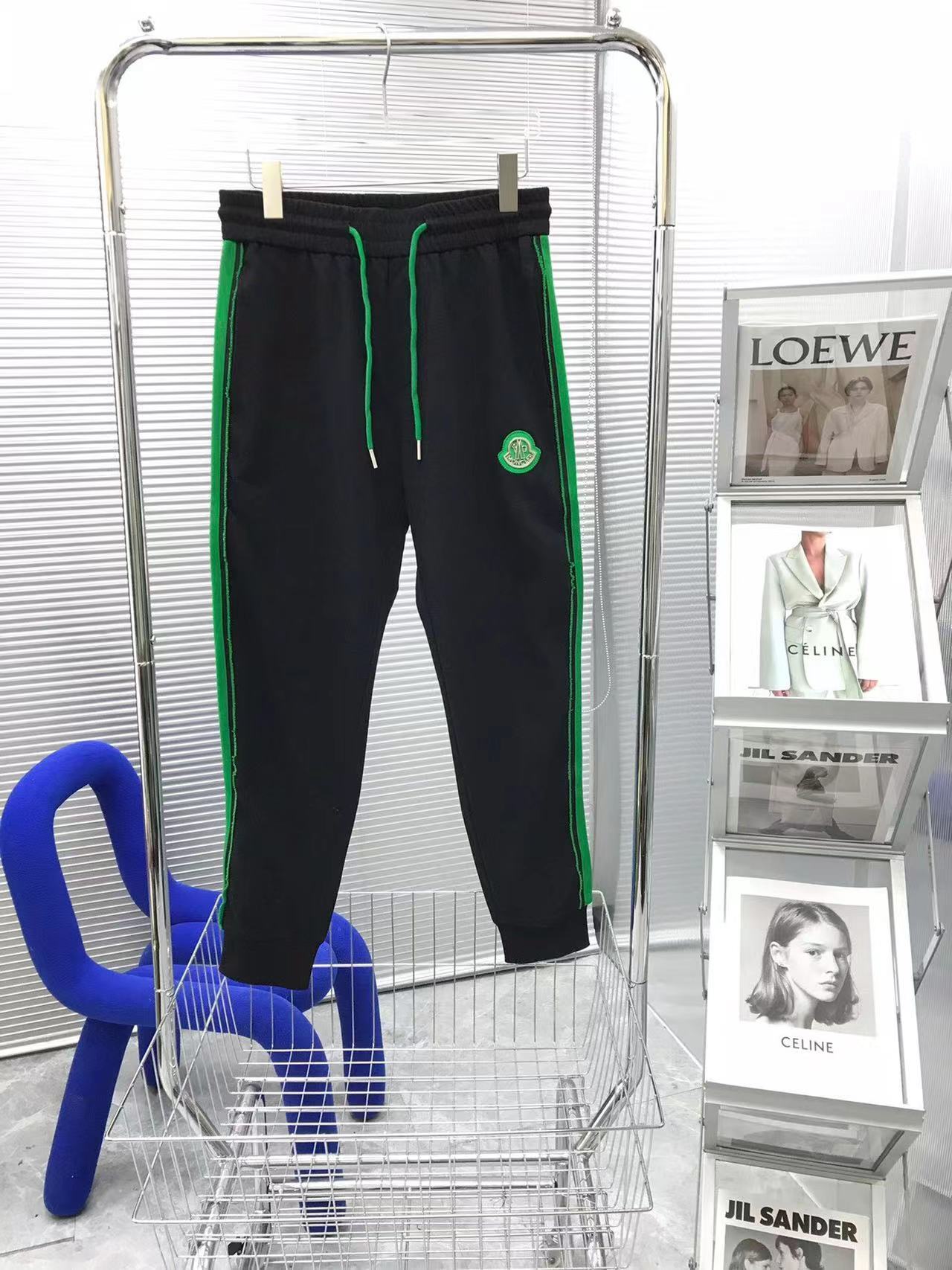 詳細な写真と価格については私に連絡してください