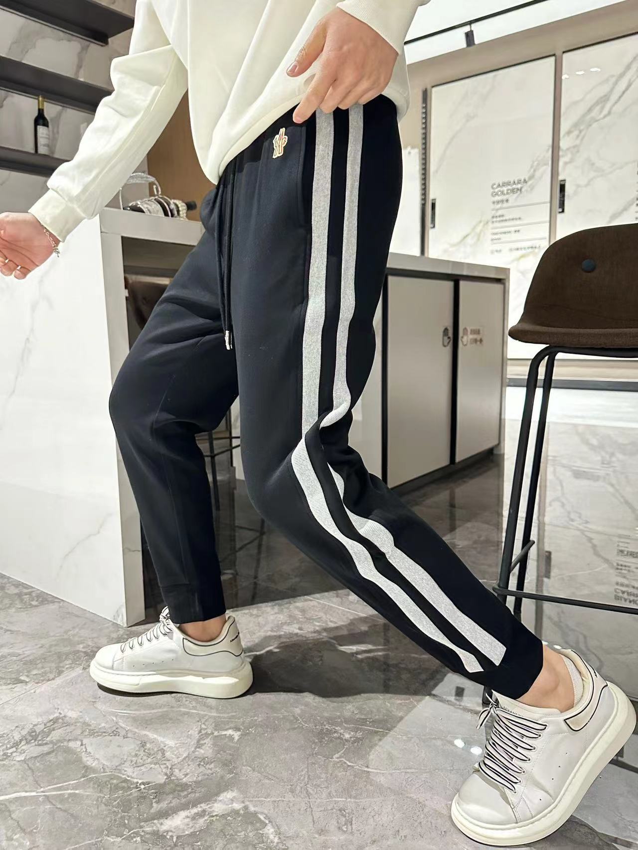 詳細な写真と価格については私に連絡してください