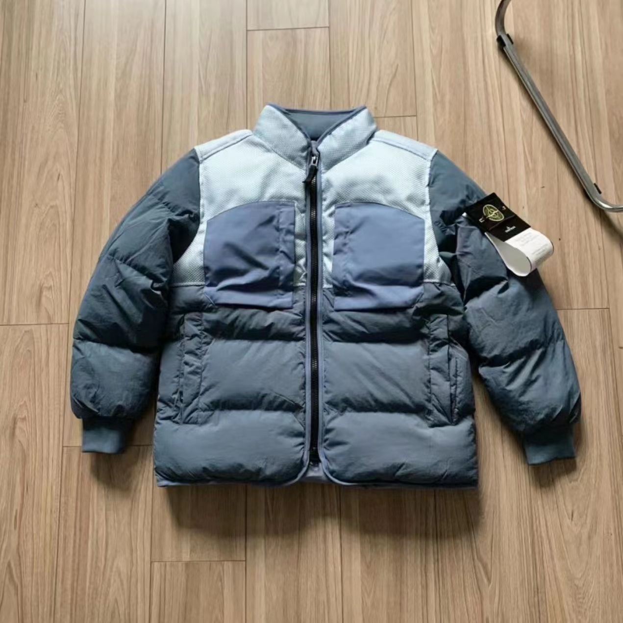 詳細な写真と価格については私に連絡してください。